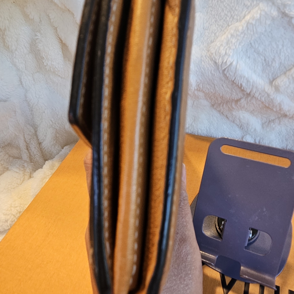 Cartier Tan Wallet with Textured Grain Finish - Picture 5 of 15